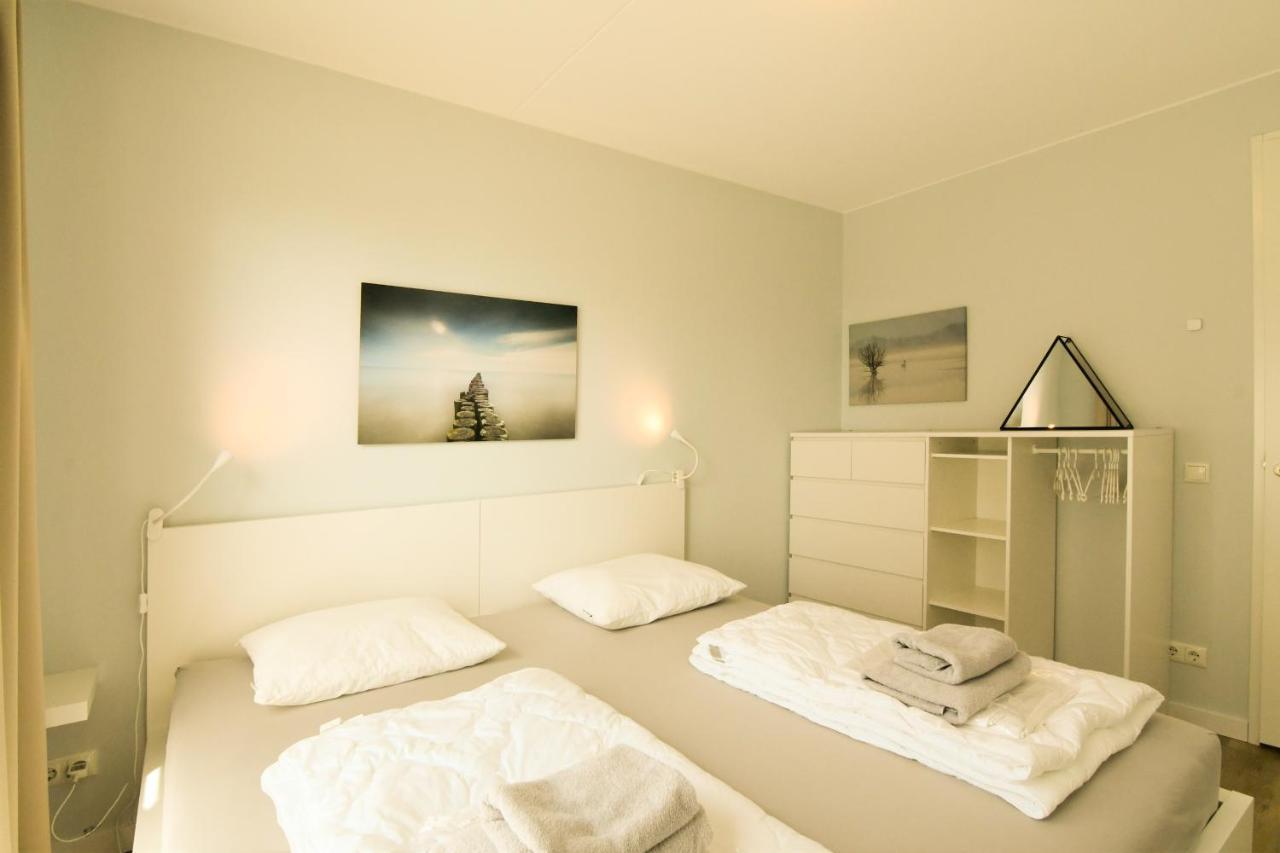 luxe Villa MaromaMistral Veerse Meer free 4 Ebikes BBQ Springkussen WIFI Kamperland Buitenkant foto