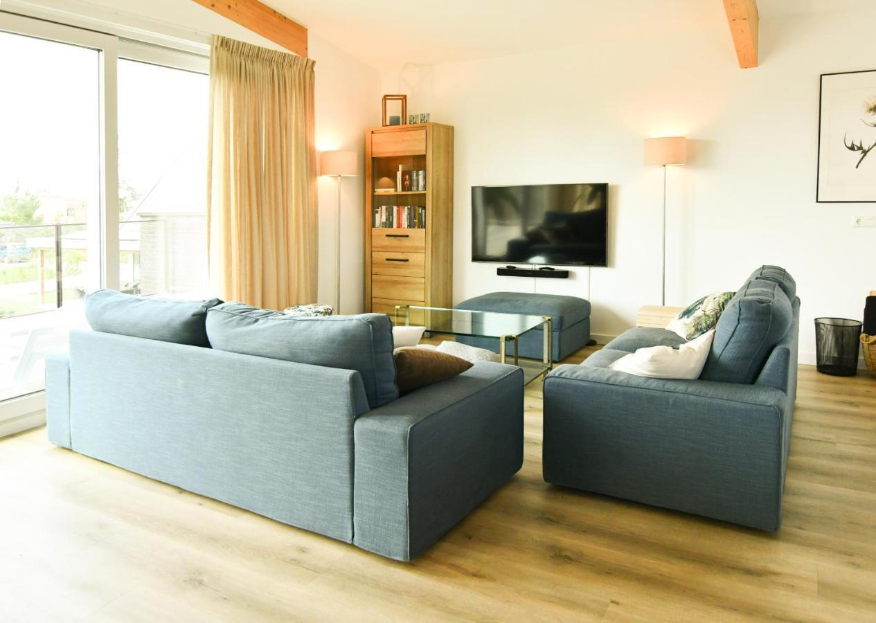 luxe Villa MaromaMistral Veerse Meer free 4 Ebikes BBQ Springkussen WIFI Kamperland Buitenkant foto