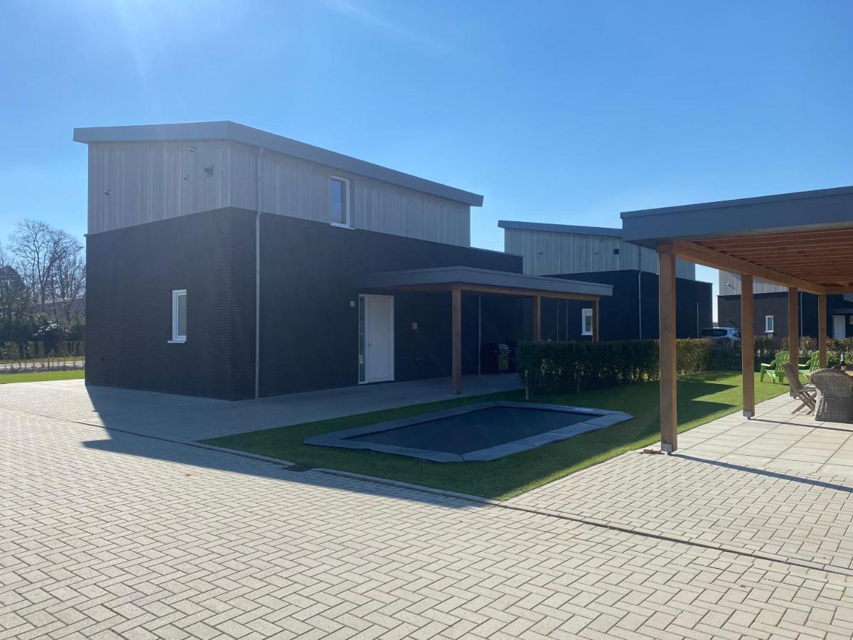luxe Villa MaromaMistral Veerse Meer free 4 Ebikes BBQ Springkussen WIFI Kamperland Buitenkant foto