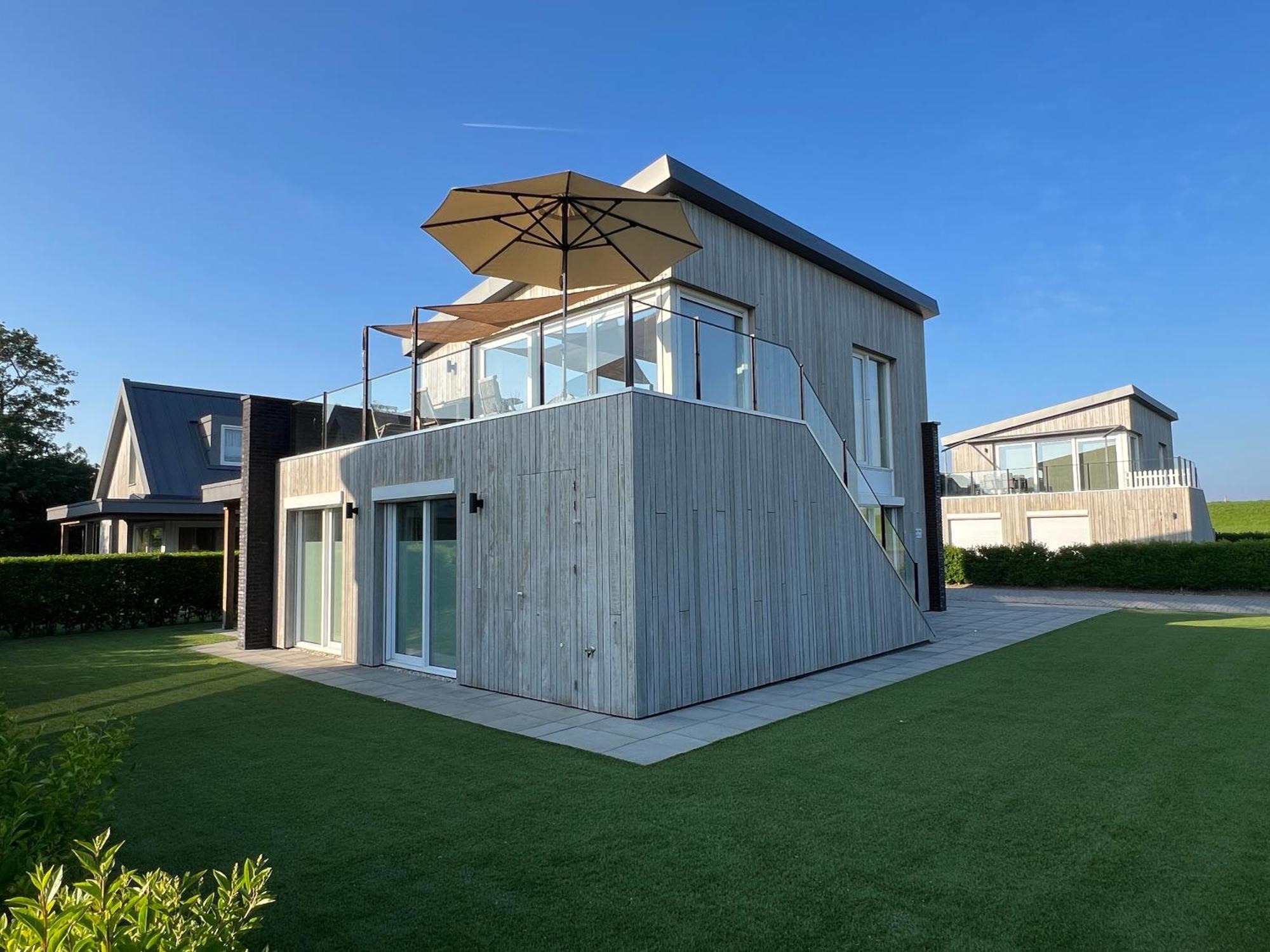luxe Villa MaromaMistral Veerse Meer free 4 Ebikes BBQ Springkussen WIFI Kamperland Buitenkant foto